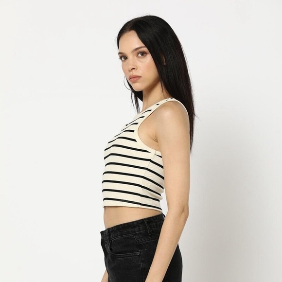 H&M Ribbed Black and Cream Striped Cropped Tank Top - Picture 8 of 9